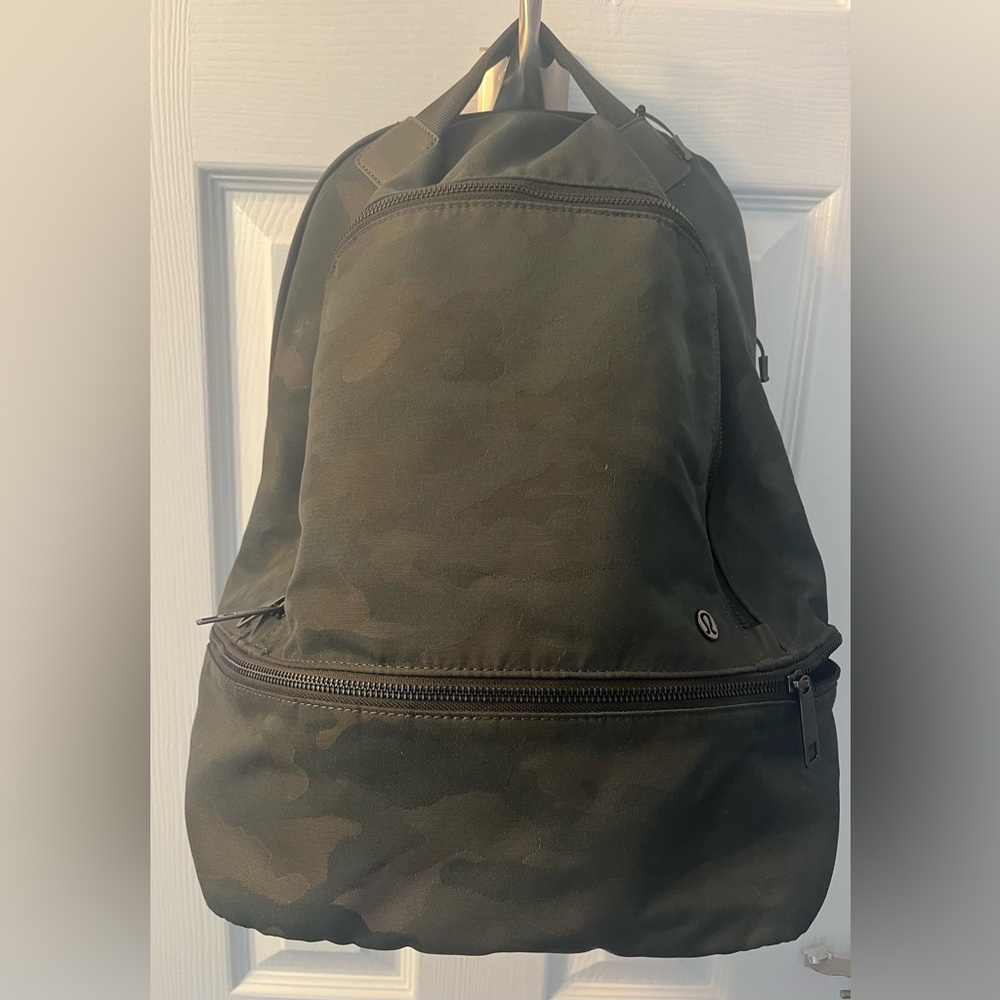 City Adventurer Backpack in Camo - Picture 5 of 7
